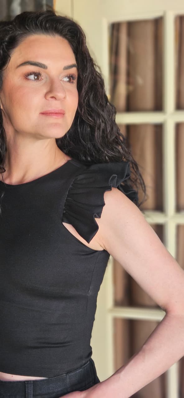 Gabby Top Black Delivery Date 1 September