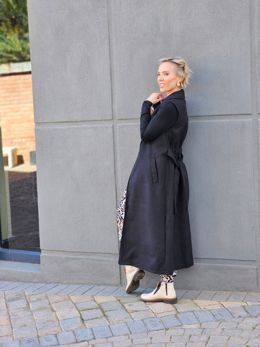 Pam Sleeveless Coat (S and XL)