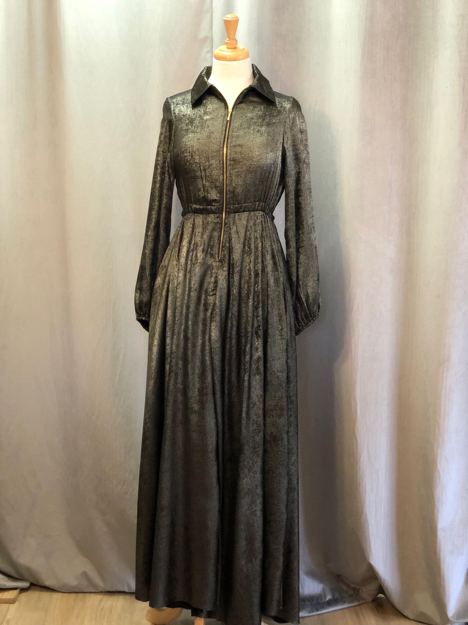 Fashion Show Metallic Maxi Dress (Size S)