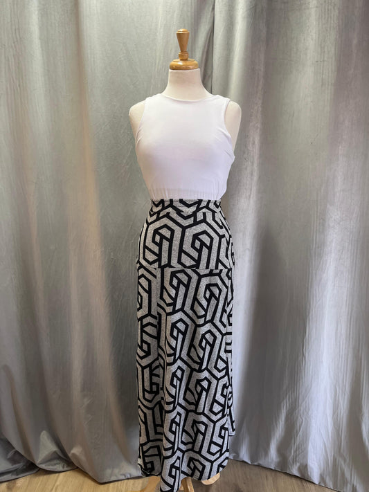 Fashion Show Maze Skirt (Size 32)