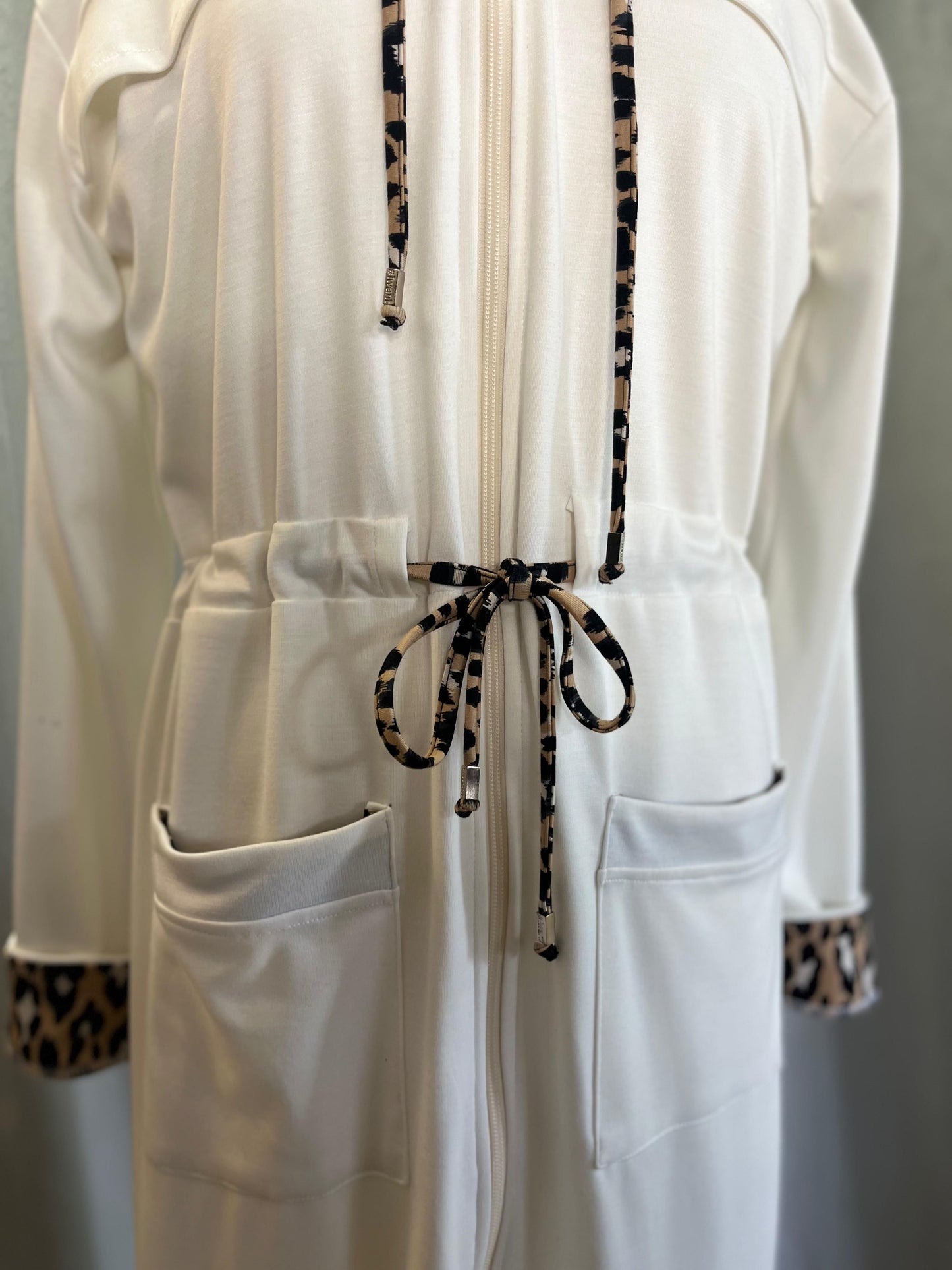 Sample Amira White Hoodie (L)