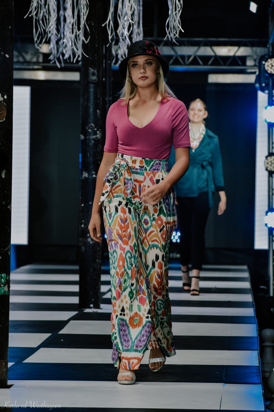 Fashion Show Delia Pants (Size 30&32)